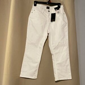 Women’s capris jeans